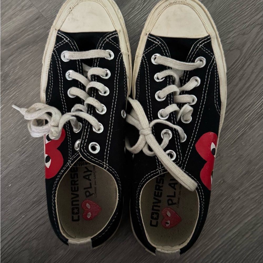 Converse Black and Red Sneakers Low-Top Canvas